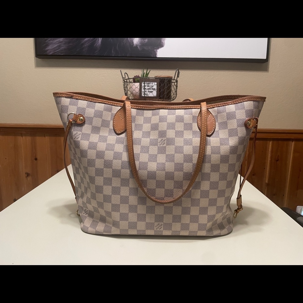 Authentic Louis Vuitton MM Neverfull